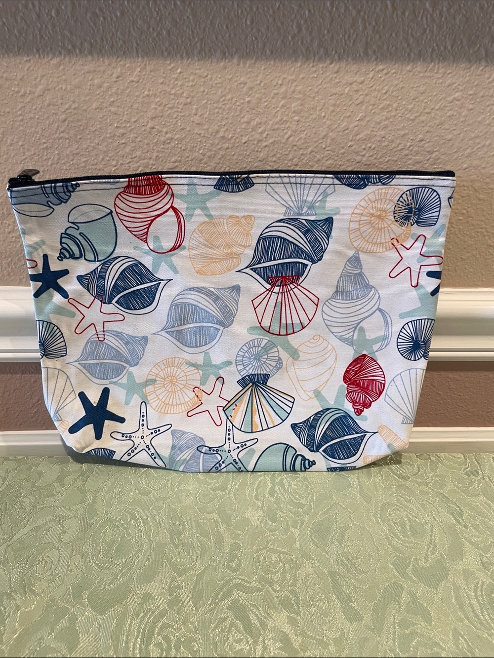 Thirty-One Seashell Print Zipper Pouch - Navy, Red, Aqua